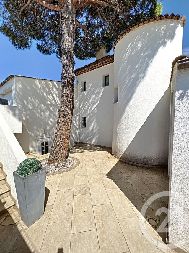 maison à vendre - 5 pièces - 161.0 m2 - VILLENEUVE LOUBET - 06 - PROVENCE-ALPES-COTE-D-AZUR - Century 21 Marina Baie Des Anges